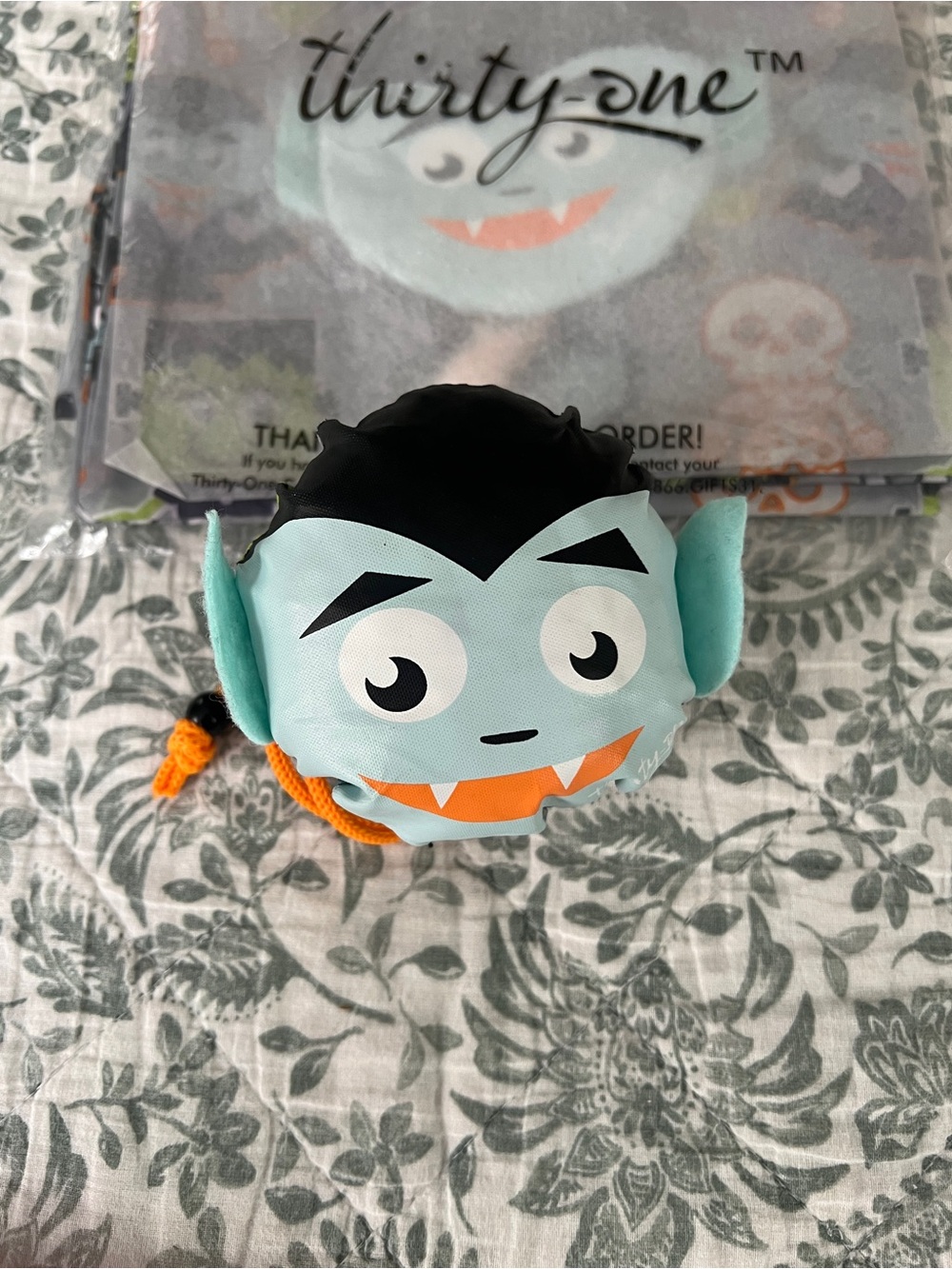 Set of 2 Thirty-One Halloween Foldaway Totes, Dracula, NEW